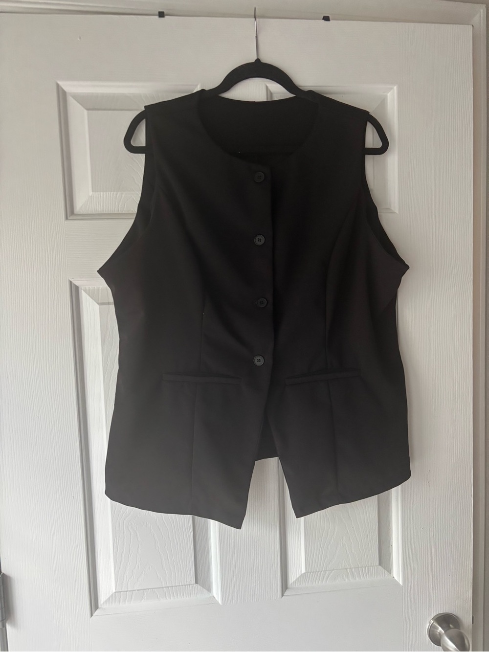 SHEIN Black Sleeveless Button Front Vest